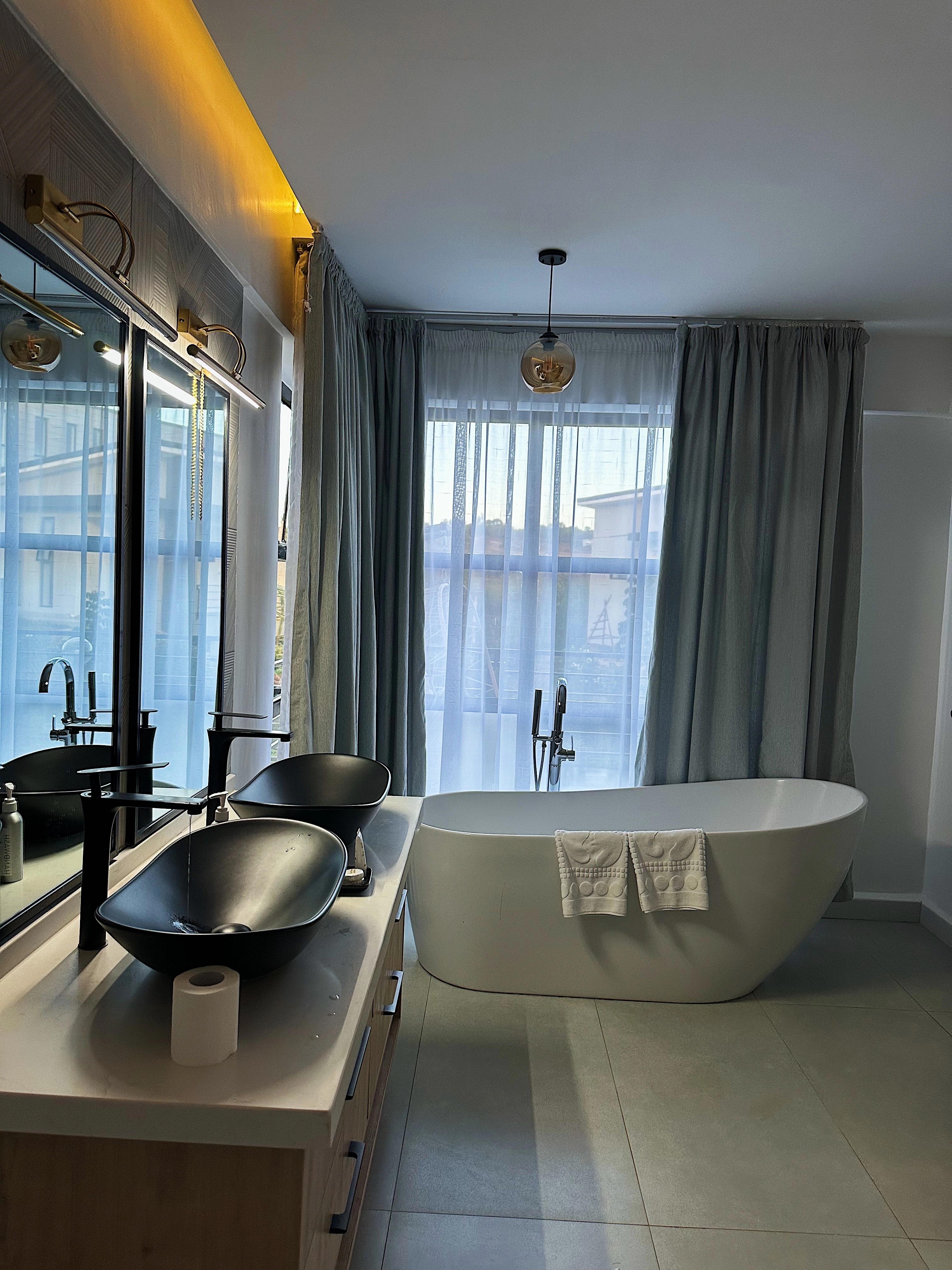 1-Bedroom Suite Image 3
